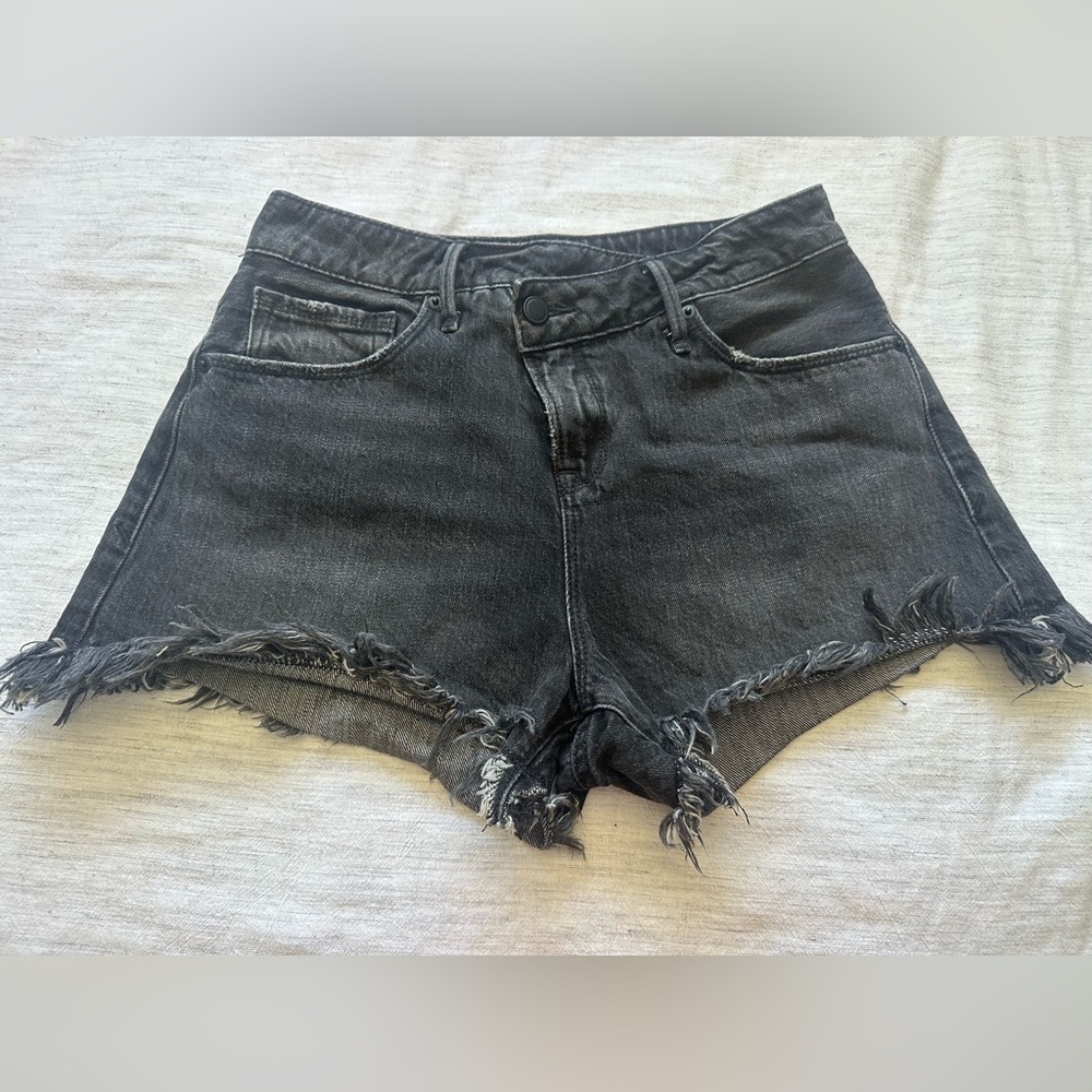 Good American Frayed Hem Denim Shorts Size 0/25